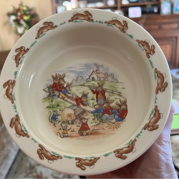 3 pieces of Royal Doulton’s Bunnykins collection - Picture 5 of 6